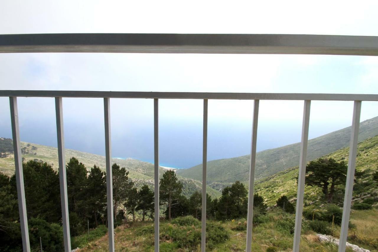 Hotel Keshtjella Llogara Dukat Extérieur photo